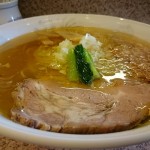 『ラー麺専門店 こしがや』でイノセントな塩ラーメンを頂く
