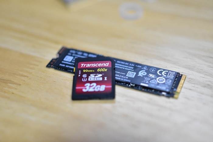 Intel SSD 760p M.2 PCIEx4 512GBモデルとSDカードの比較